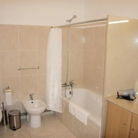 Apartment At Excellent Centrallocation. Casa de Férias Guimarães